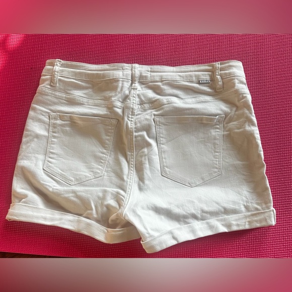 XL Risen Button Shorts - Picture 2 of 3